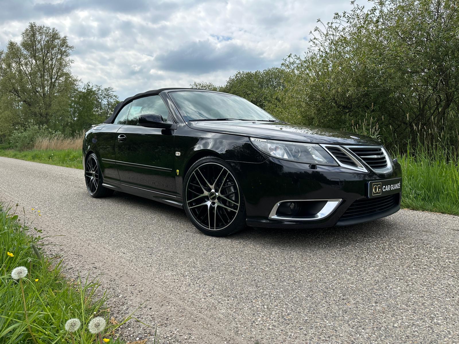 Saab 9-3 Cabriolet frontaal zijaanzicht